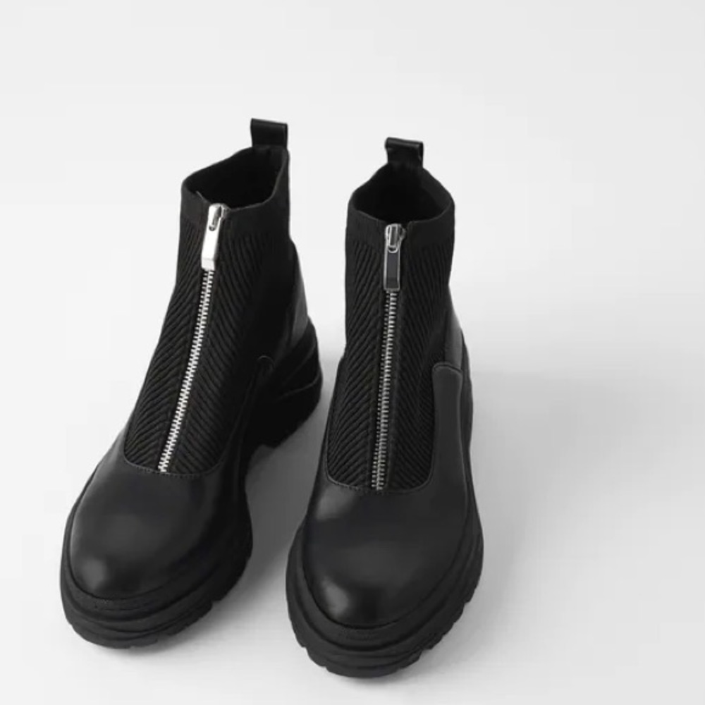 NEW ZARA ZIPPERED LOW HEELED  ANKLE BOOT EU 40 US 9 BLACK Lug Sole